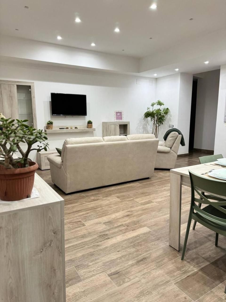 Appartamento 280 Mt Dalla Metro The Mox Luxury Apartament Napoli Esterno foto